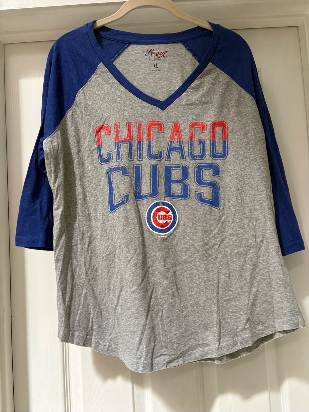 Chicago Cubs Women's Raglan V-Neck Long Sleeve Tee - Gray & Blue
